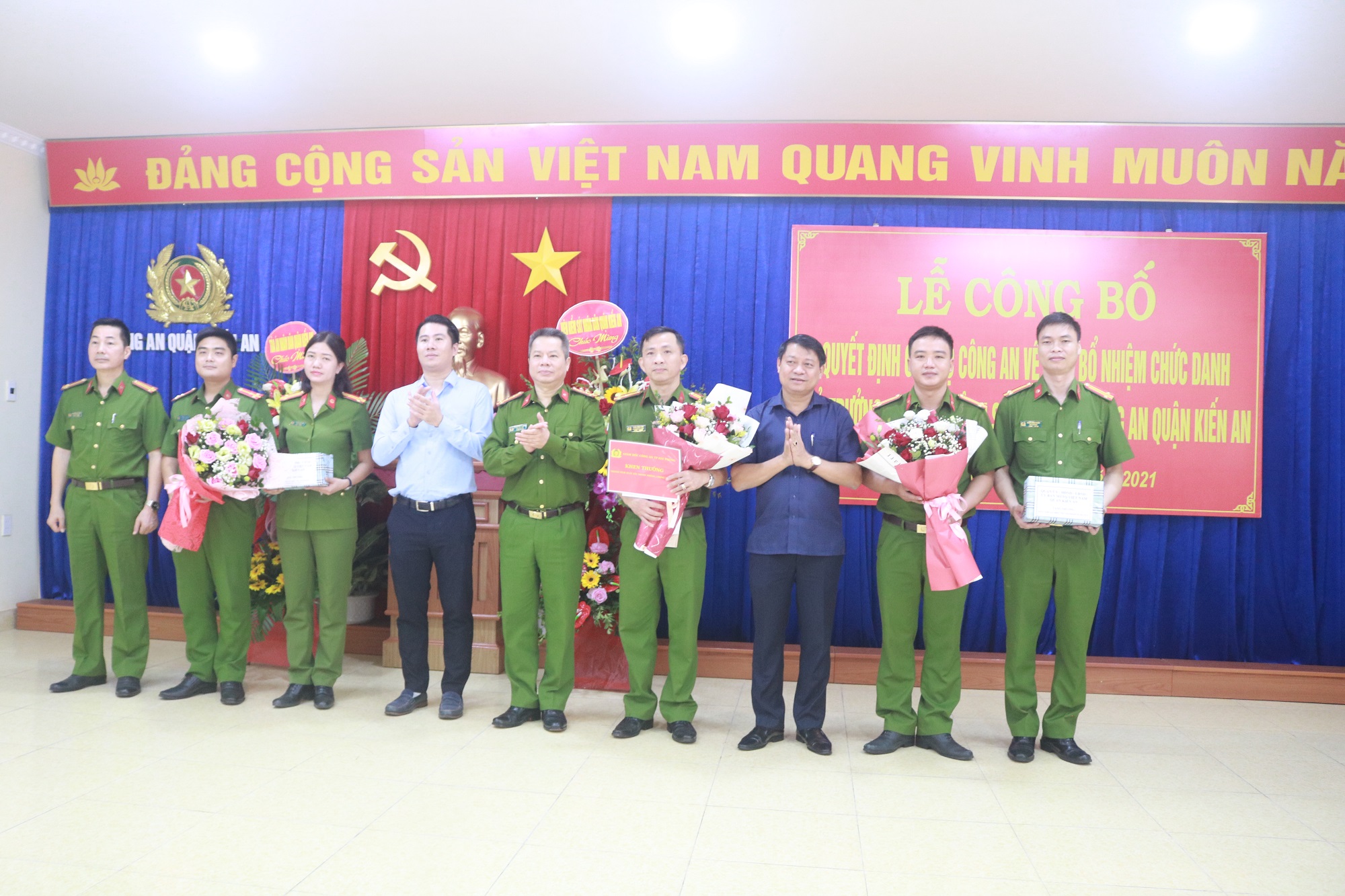 Khen thưởng đột xuất Công an quận Kiến An lập công xuất sắc trong công tác đấu tranh, phòng chống tội phạm